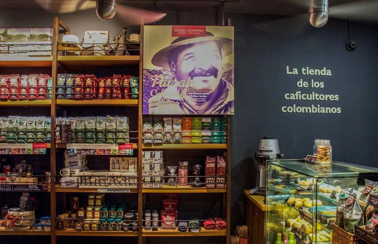 Saman Hostel Medellín Colombia